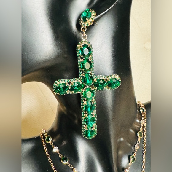 Beautiful Green Rhinestones Cross earrings - Picture 6 of 7